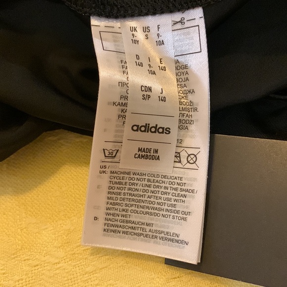 Adidas swimsuit - US Youth S (8-10) - Picture 11 of 16